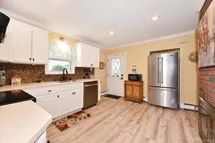 307 Blacksmith Rd, Levittown, NY 11756 - Photo 13
