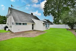 307 Blacksmith Rd, Levittown, NY 11756 - Photo 25