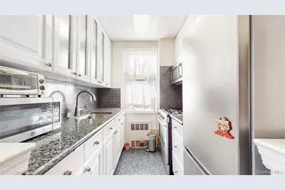 67-40 Booth Street #4O, Forest Hills, NY 11375 - Photo 11