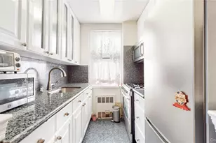67-40 Booth St, Forest Hills, NY 11375 - Photo 11