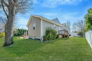 1 Ivy Ct, Centereach, NY 11720 - Photo 9