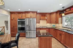24 Tad Ln, Old Bethpage, NY 11804 - Photo 5