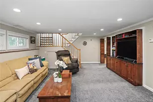 24 Tad Ln, Old Bethpage, NY 11804 - Photo 17