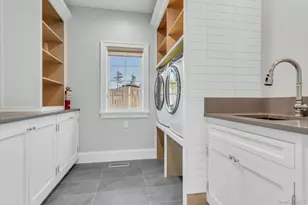 7 Bud Ct, Bayville, NY 11709 - Photo 13