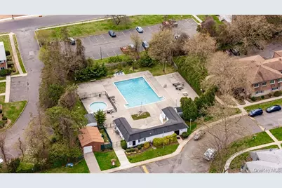 142 Feller Drive, Central Islip, NY 11722 - Photo 5