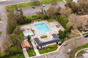 142 Feller Dr, Central Islip, NY 11722 - Photo 5