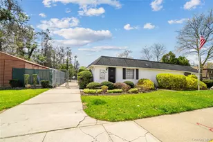 142 Feller Dr, Central Islip, NY 11722 - Photo 23