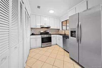 142 Feller Drive, Central Islip, NY 11722 - Photo 11
