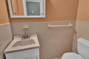 311 Mariners Way, Copiague, NY 11726 - Photo 11