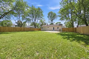 25 Montgomery St, Brentwood, NY 11717 - Photo 17