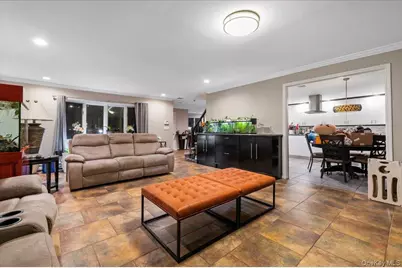 44 E End Avenue, Hicksville, NY 11801 - Photo 5