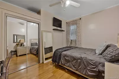 918 E 216th Street, Bronx, NY 10469 - Photo 9