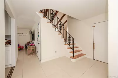 122 Clinton Avenue, Port Jefferson Station, NY 11776 - Photo 3