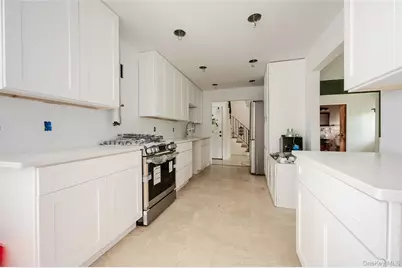 122 Clinton Avenue, Port Jefferson Station, NY 11776 - Photo 5