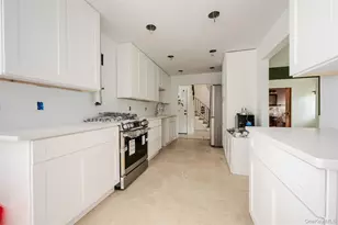 122 Clinton Ave, Port Jefferson Station, NY 11776 - Photo 5
