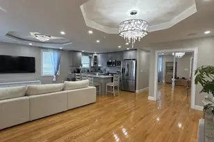 249-10 139th Ave, Rosedale, NY 11422 - Photo 3