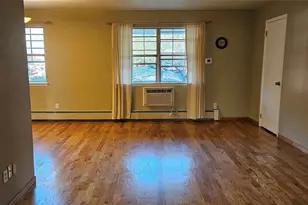 276 Parkside Dr, Suffern, NY 10901 - Photo 3