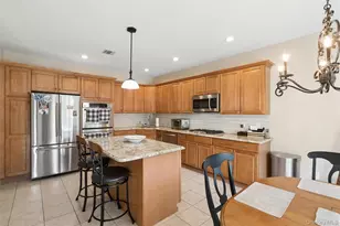 161 Brattle Cir, Melville, NY 11747 - Photo 13
