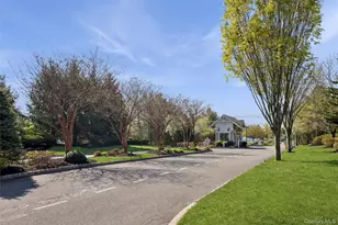 161 Brattle Cir, Melville, NY 11747 - Photo 31