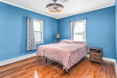 233 Collins Avenue, Williston Park, NY 11596 - Photo 21