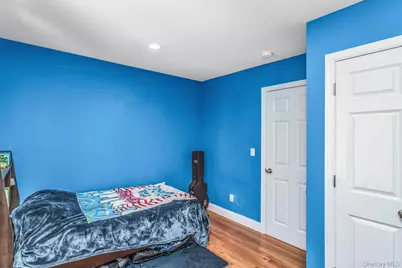 233 Collins Avenue, Williston Park, NY 11596 - Photo 29