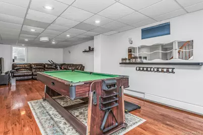 233 Collins Avenue, Williston Park, NY 11596 - Photo 35