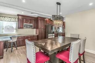 233 Collins Ave, Williston Park, NY 11596 - Photo 13