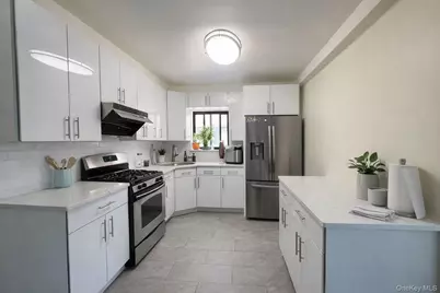 14726 Roosevelt Avenue #2C, Flushing, NY 11354 - Photo 5
