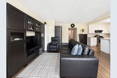 14726 Roosevelt Avenue #2C, Flushing, NY 11354 - Photo 3