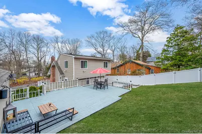 38 Hawthorne Road, Rocky Point, NY 11778 - Photo 3