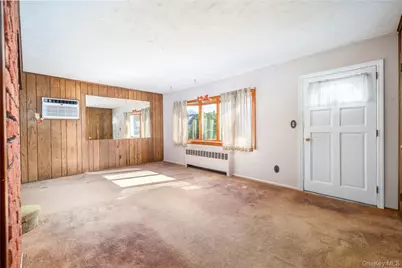 22 Hitchcock Lane, Farmingdale, NY 11735 - Photo 3