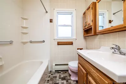 22 Hitchcock Lane, Farmingdale, NY 11735 - Photo 9