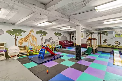 86-10 34th Avenue #522, Jackson Heights, NY 11372 - Photo 15