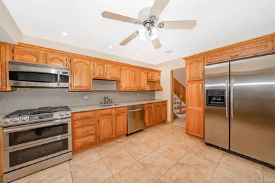 33 Parkdale Drive, Farmingdale, NY 11735 - Photo 15