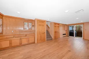 33 Parkdale Dr, Farmingdale, NY 11735 - Photo 17