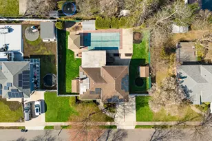 33 Parkdale Dr, Farmingdale, NY 11735 - Photo 33