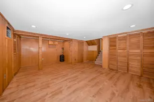 33 Parkdale Dr, Farmingdale, NY 11735 - Photo 21