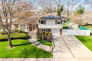 33 Parkdale Dr, Farmingdale, NY 11735 - Photo 31