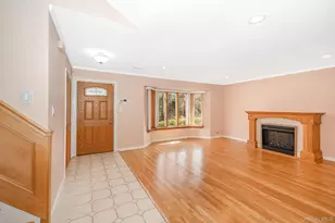 33 Parkdale Dr, Farmingdale, NY 11735 - Photo 9
