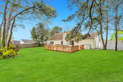 61 Pitchpine Place, Medford, NY 11763 - Photo 7