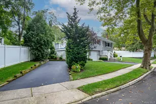 43 Ripley Dr, Northport, NY 11768 - Photo 3