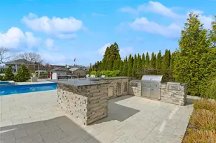 31 Shoal Dr, West Islip, NY 11795 - Photo 31