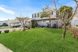 26 Picture Ln, Hicksville, NY 11801 - Photo 17