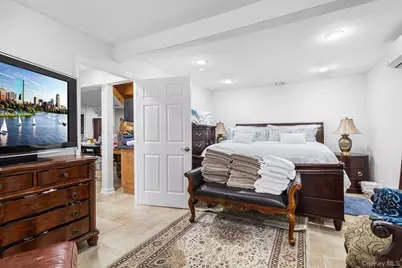 26 Picture Lane, Hicksville, NY 11801 - Photo 13