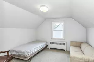 46 Rhodes Dr, New Hyde Park, NY 11040 - Photo 17