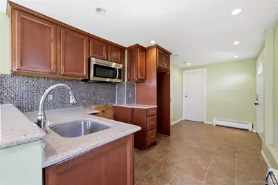 802 Nebraska Avenue, Bay Shore, NY 11706 - Photo 17