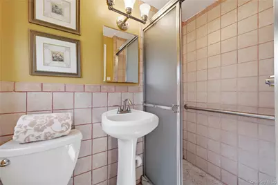 802 Nebraska Avenue, Bay Shore, NY 11706 - Photo 19