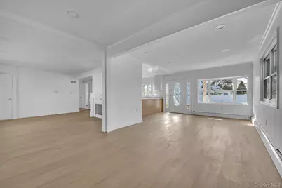 21 Bird Lane, Hicksville, NY 11801 - Photo 3