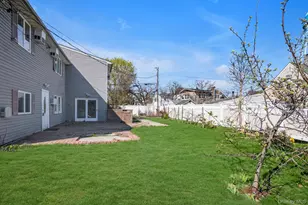 21 Bird Ln, Hicksville, NY 11801 - Photo 21