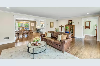 41 Yoakum Street, Farmingdale, NY 11735 - Photo 11